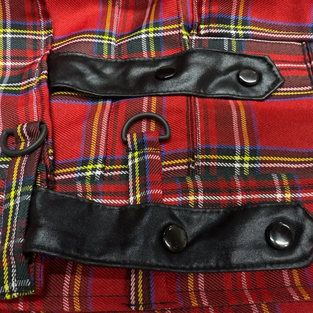 Red Plaid Utility Kilt-Style Mini Skirt, Belted + Snap Pockets, Large - Picture 8 of 9